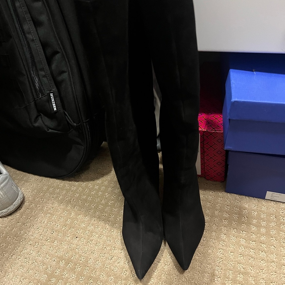 Black High-Heeled Boots Pointed Toe Slim Silhouette